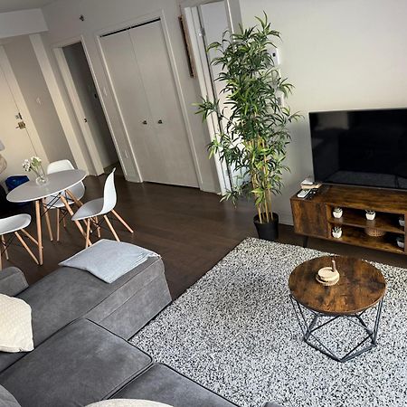 Condo In The Heart Of Downtown مونتريال المظهر الخارجي الصورة