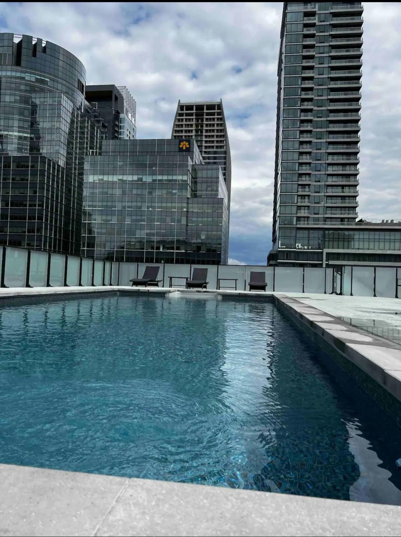 Condo In The Heart Of Downtown مونتريال المظهر الخارجي الصورة