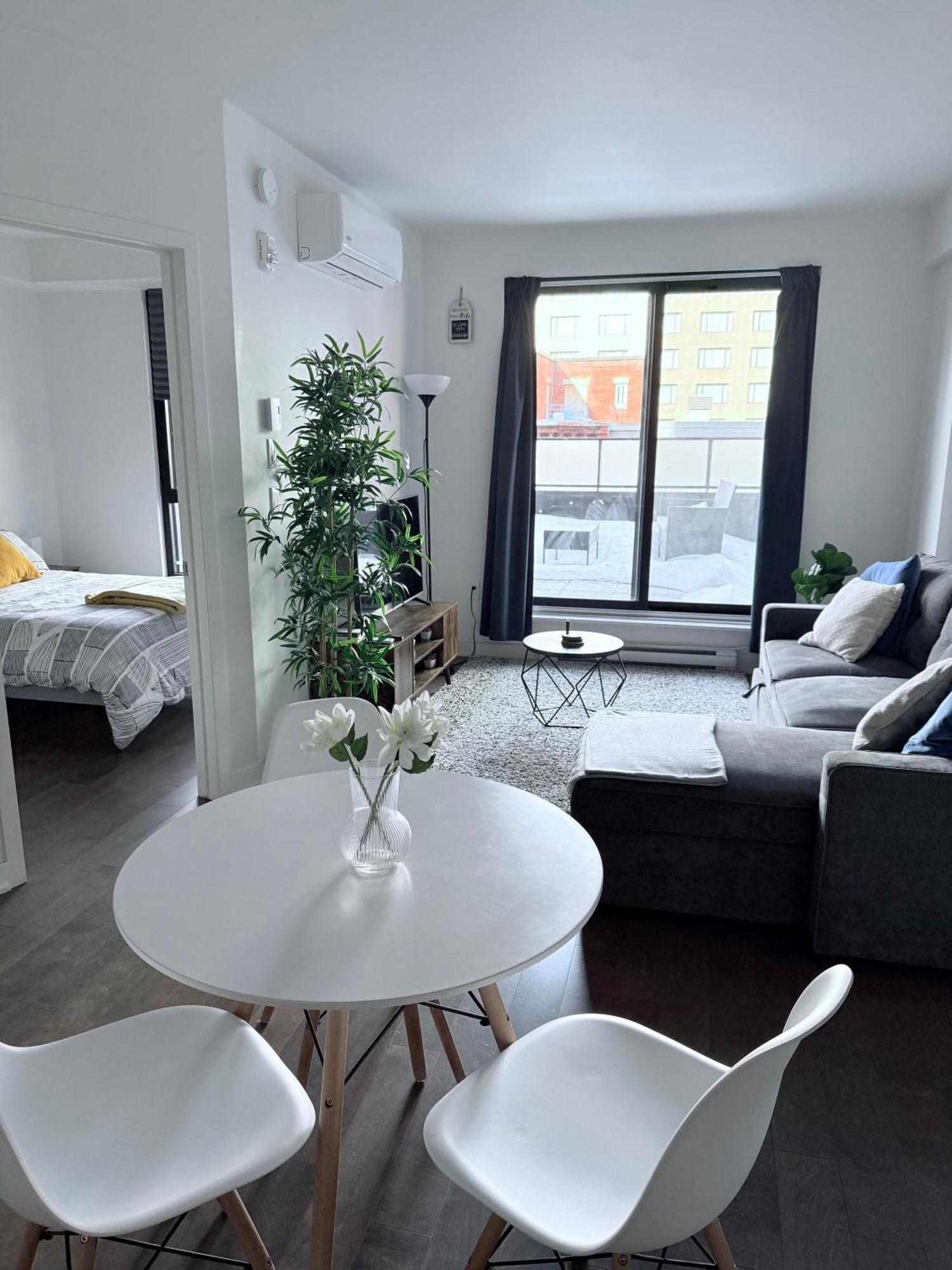 Condo In The Heart Of Downtown مونتريال المظهر الخارجي الصورة